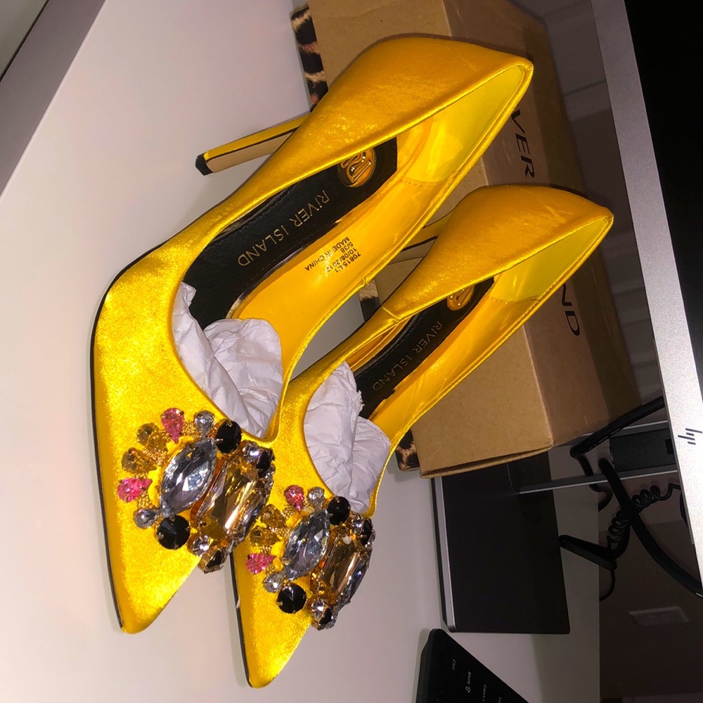 RIVER ISLAND PASSION YELLOW RHINESTONE HEELS